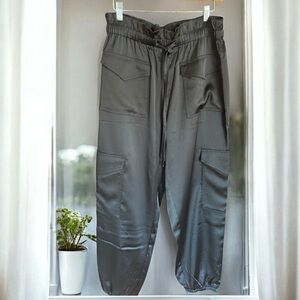 NWT BANANA REPUBLIC Satin Cargo Jogger Pants M